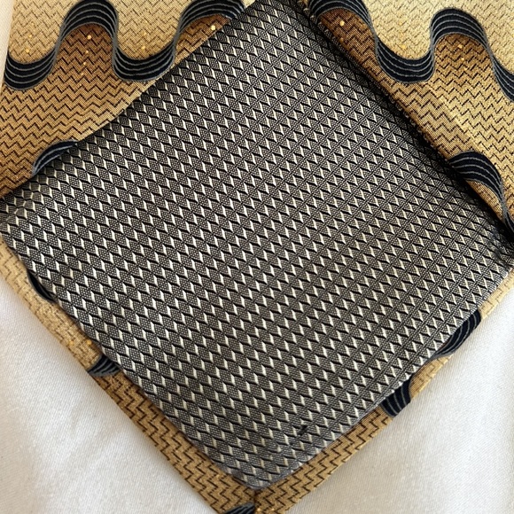 Add to bundle, I’ll send DISCOUNT! Dimossio hand made silk tie - Picture 5 of 5